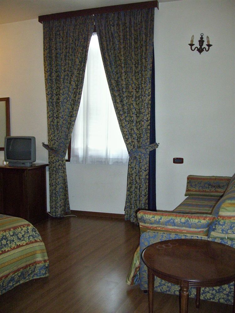 Hotel Sebino Sarnico Exterior foto